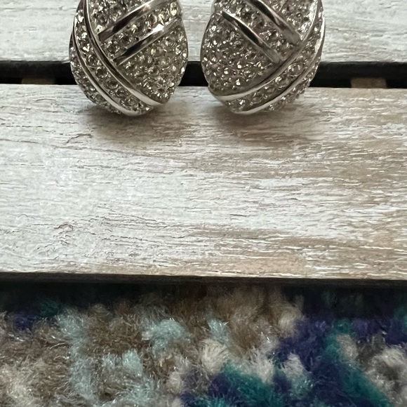 VINTAGE CHRISTIAN DIOR Silver Earrings Pave Crystal Rhinestones Clip On Retro - Picture 7 of 8